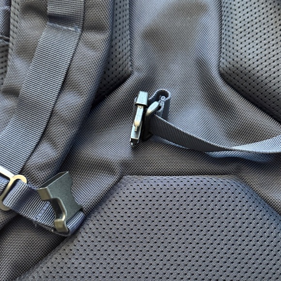 Oracle Racing Navy & Red Backpack - Picture 6 of 15